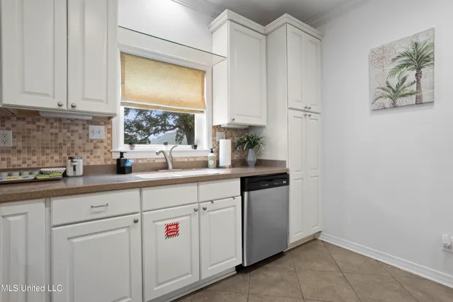 $1,890 | 548 West Beach Boulevard, Unit 144, Pass Christian, MS 39571