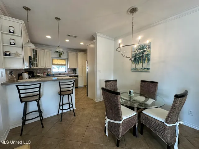 $1,890 | 548 West Beach Boulevard, Unit 144, Pass Christian, MS 39571