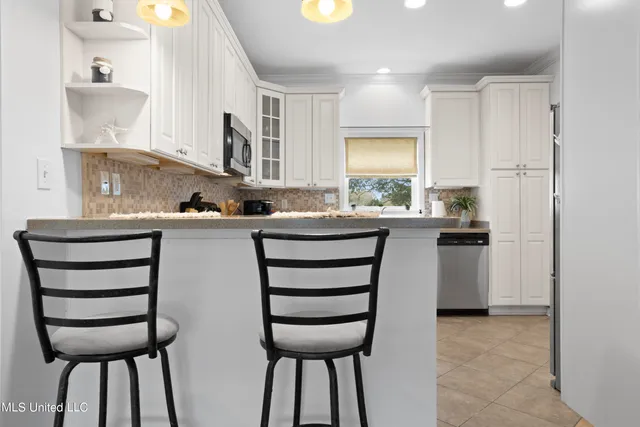 $1,890 | 548 West Beach Boulevard, Unit 144, Pass Christian, MS 39571