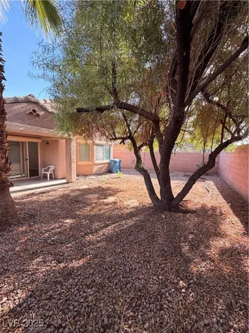 $1,200 | 3513 Old Course Street, Las Vegas, NV 89122