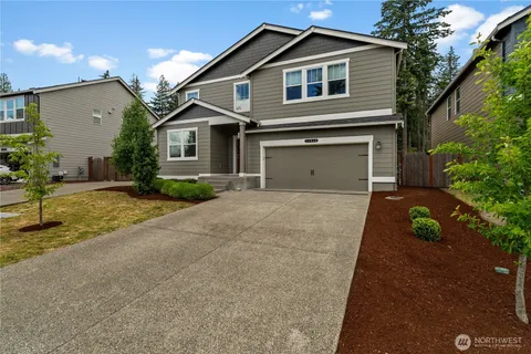 $765,000 | 17512 Crossing Drive East, Puyallup, WA 98374