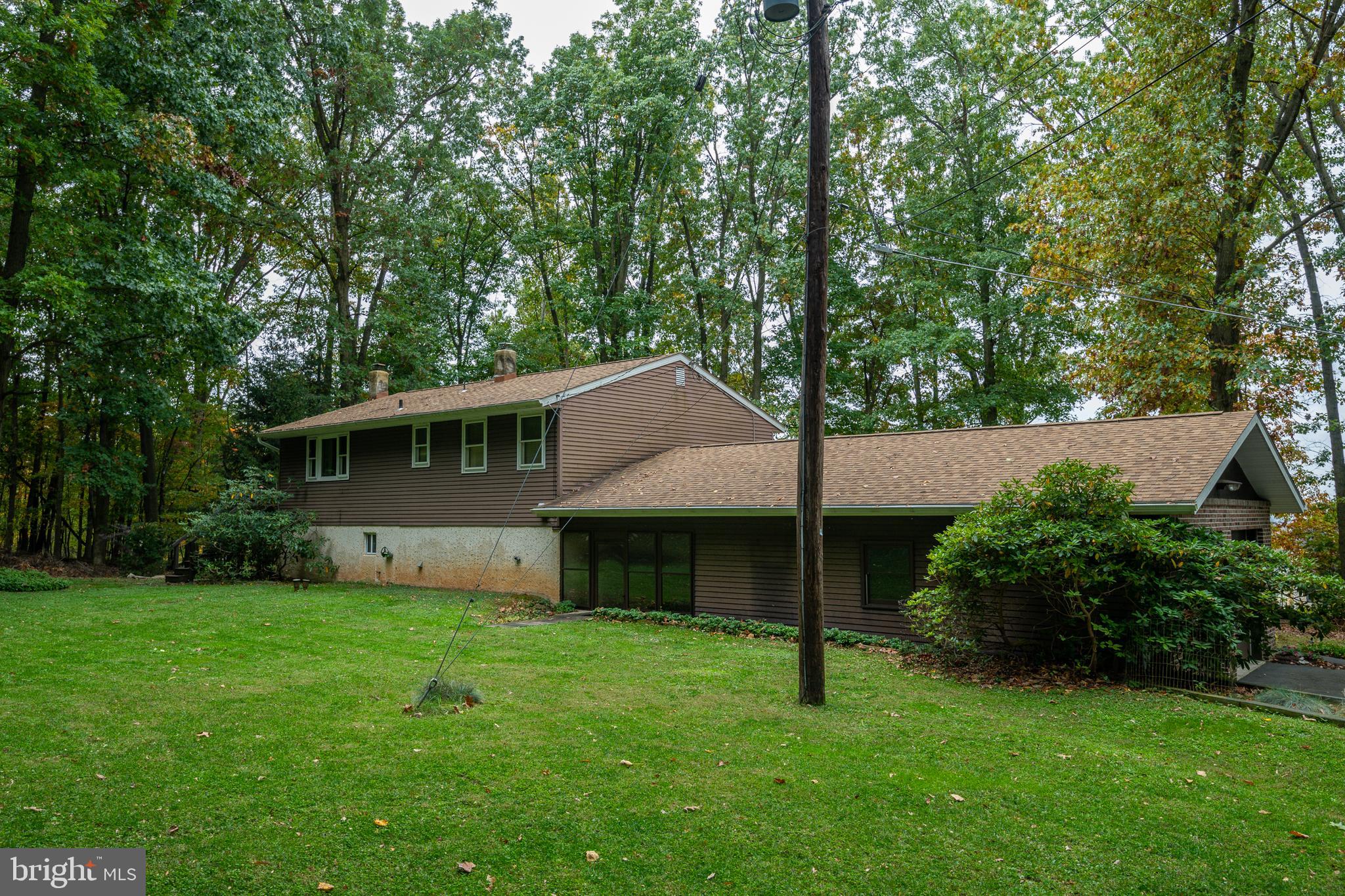 2901 Mannerchor Road Temple, PA 19560 - Photo 4 of 27 Back Exterior