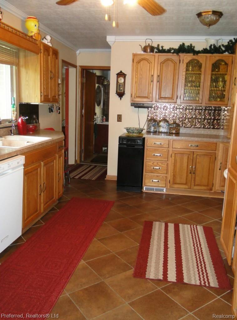 12280 Sweitzer Road Carleton, MI 48117 - Photo 25 of 84 DSC06201.jpg