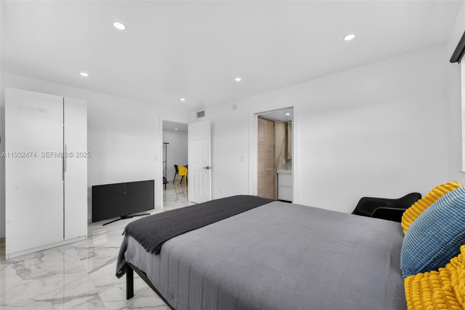 8250 Byron Avenue, Unit 401 Miami Beach, FL 33141 - Photo 11 of 21