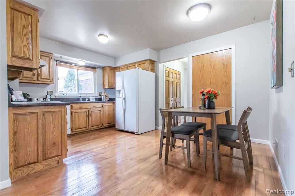 753 Kings Way Canton, MI 48188 - Photo 11 of 35