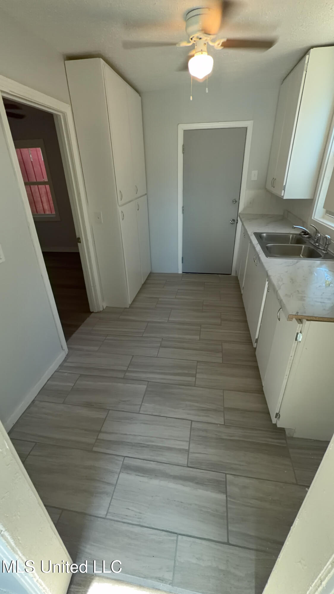 2020 West Ridgeway Street Jackson, MS 39213 - Photo 4 of 9 IMG_3207