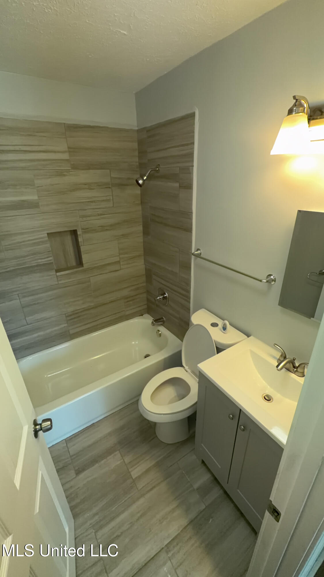 2020 West Ridgeway Street Jackson, MS 39213 - Photo 6 of 9 IMG_3209