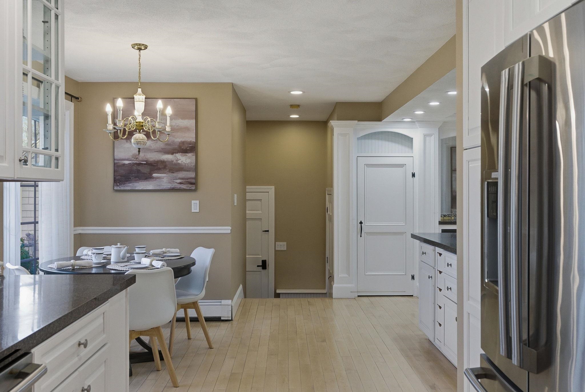 276 North Amherst Road Bedford, NH 03110 - Photo 14 of 55