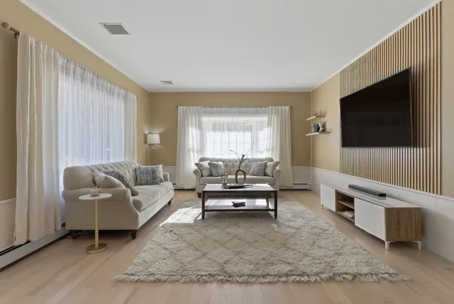 $1,279,000 | 276 North Amherst Road, Bedford, NH 03110