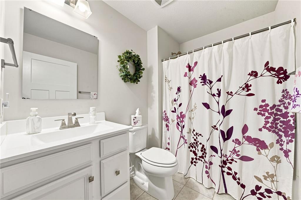 1042 Gombach Road Claridge, PA 15623 - Photo 21 of 36 Well-appointed full guest bath