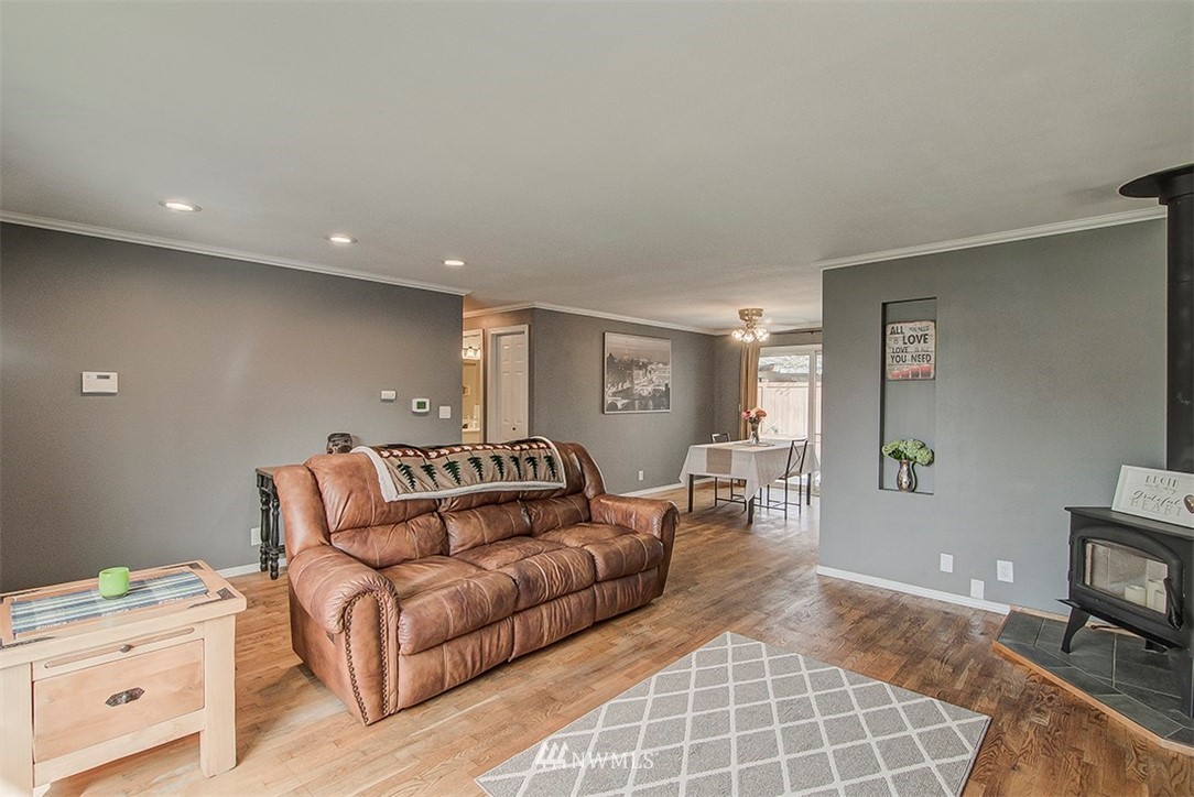 12804 Southeast 172nd Street Renton, WA 98058 - Photo 3 of 25 Gallery Image 3