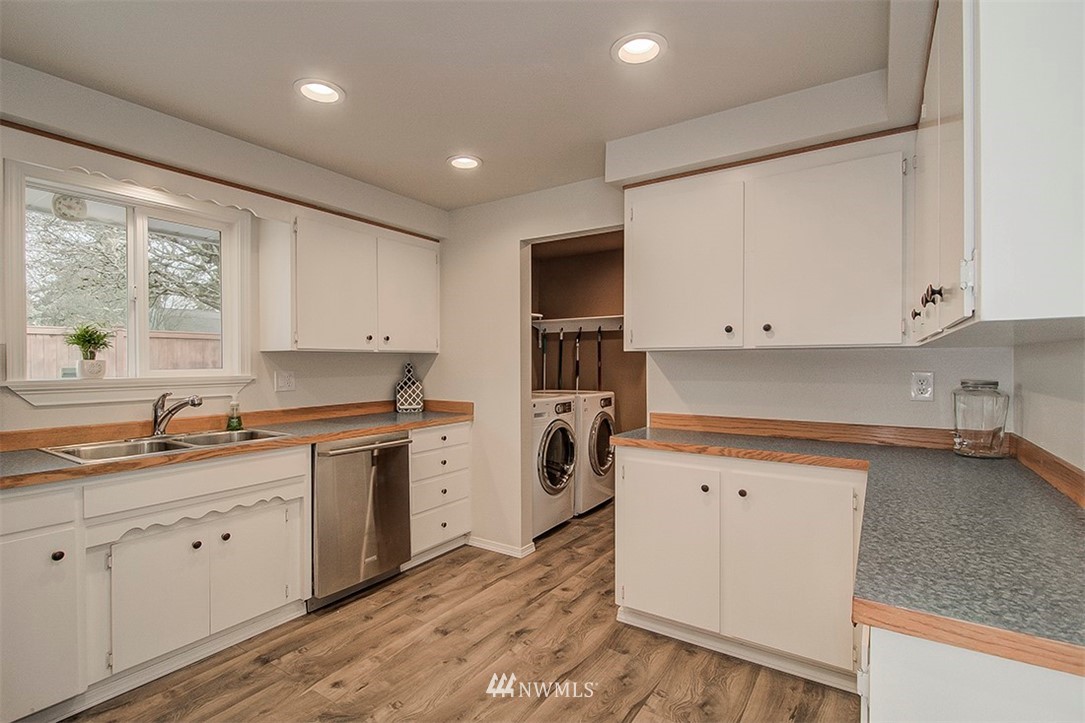 12804 Southeast 172nd Street Renton, WA 98058 - Photo 9 of 25 Gallery Image 9