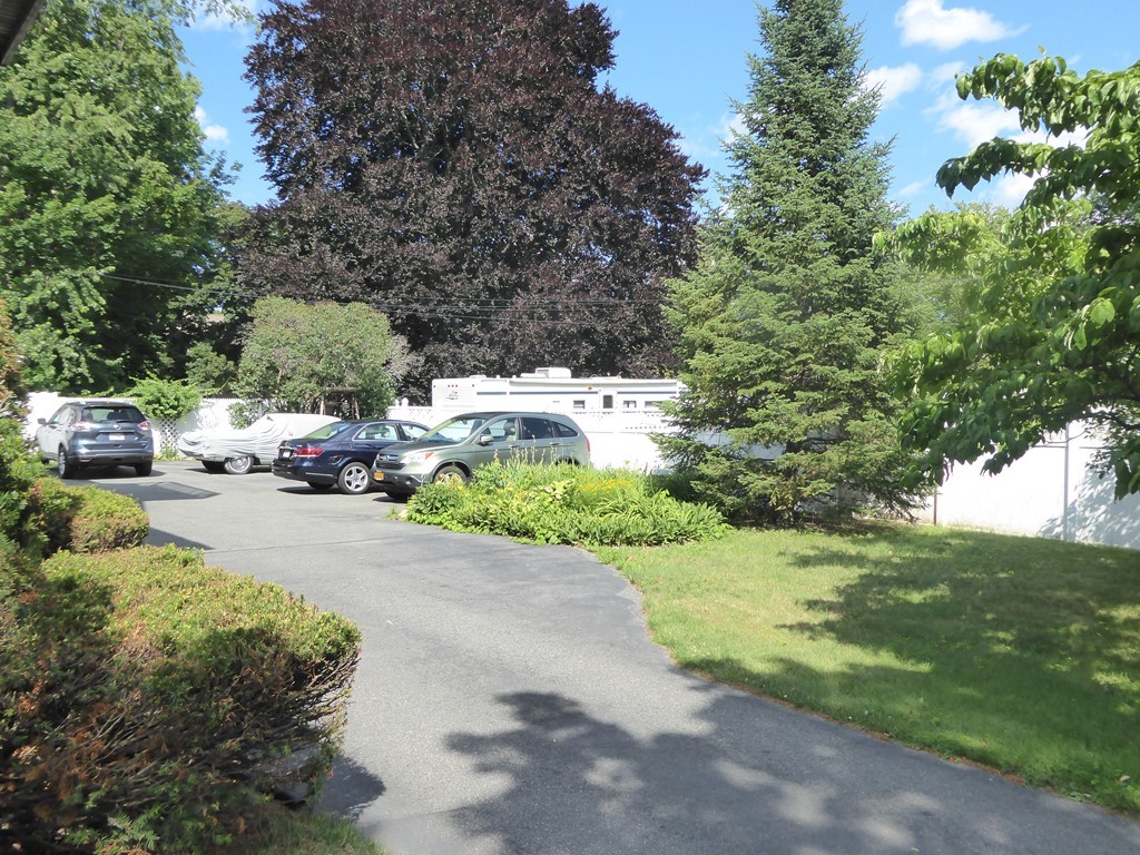 679-681 Chestnut Street Springfield, MA 01107 - Photo 9 of 20 Gallery Image 9