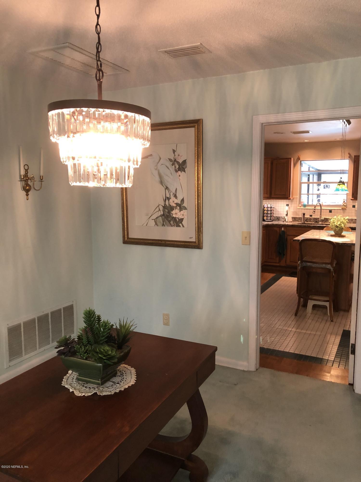 8974 Yarmouth Road Jacksonville, FL 32257 - Photo 6 of 26 4 DINING AREA TOWARDS KITCHEN