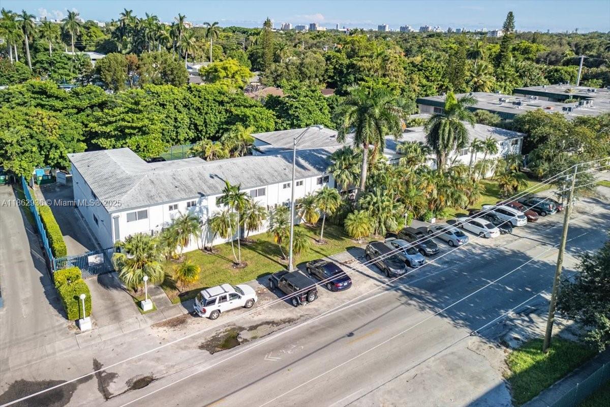 13201 Memorial Highway North Miami, FL 33161 - Photo 20 of 35 an aerial view of residential houses with outdoor space