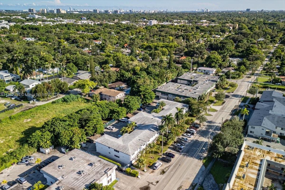 13201 Memorial Highway North Miami, FL 33161 - Photo 29 of 35 an aerial view of a city with lots of residential buildings