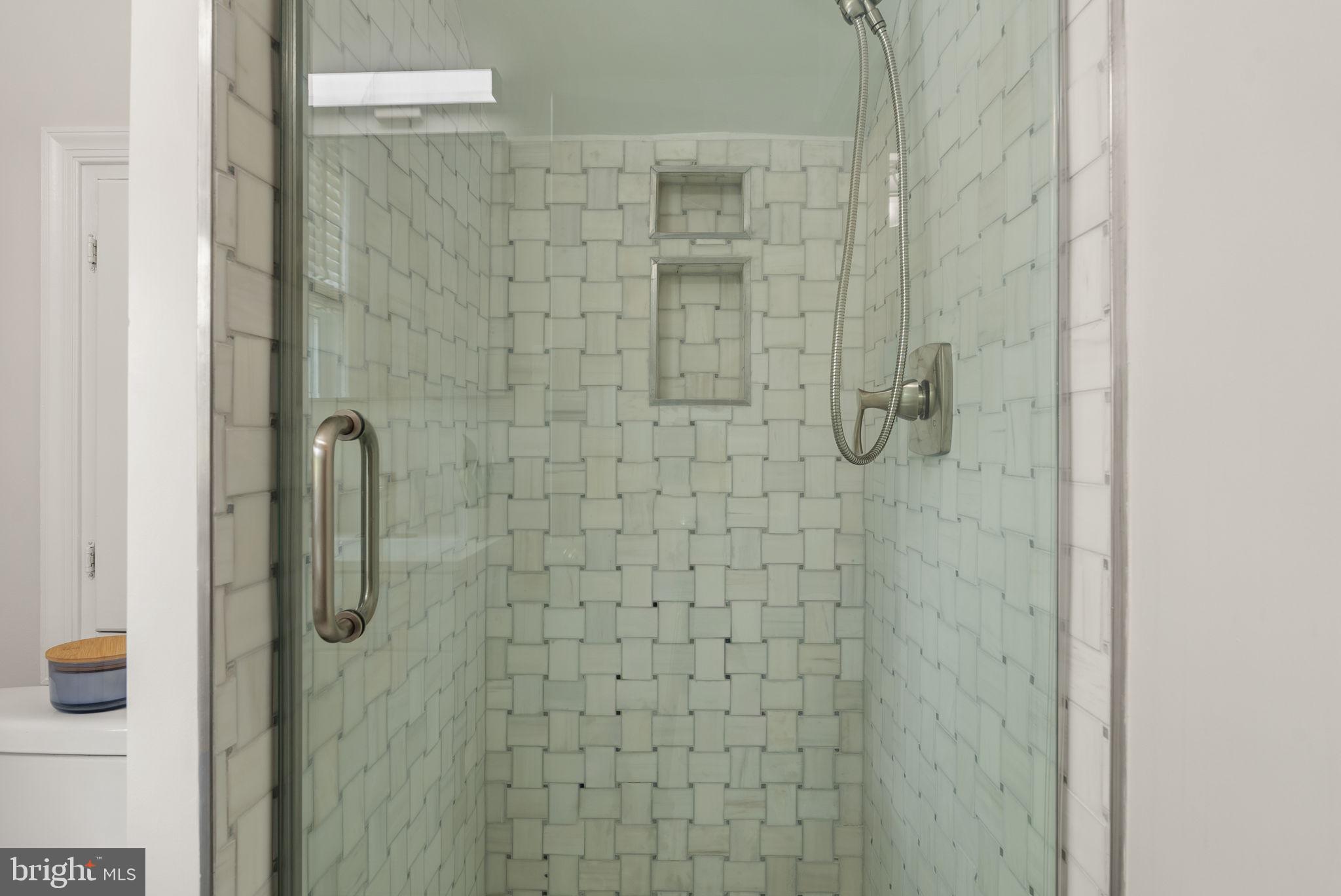 2411 Ridge Rd Drive Alexandria, VA 22302 - Photo 19 of 63