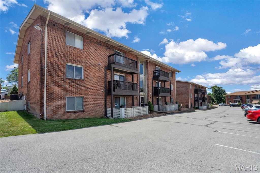 2501 Union Road, Unit B St. Louis, MO 63125 - Photo 3 of 27 Gallery Image 3