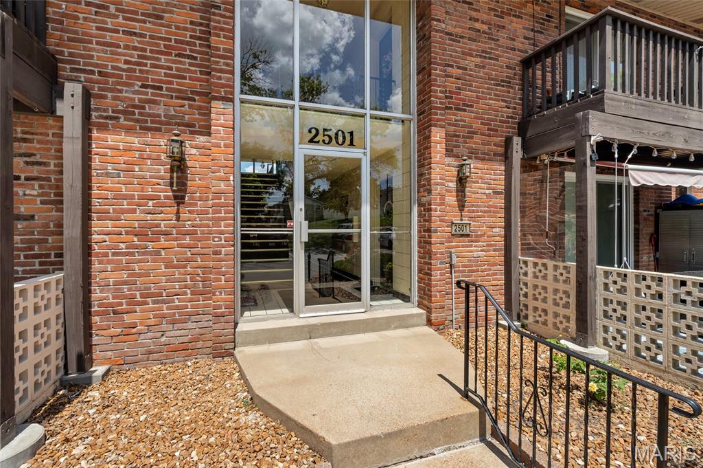 2501 Union Road, Unit B St. Louis, MO 63125 - Photo 4 of 27 Gallery Image 4