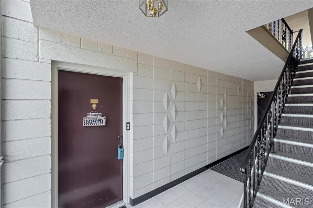 2501 Union Road, Unit B St. Louis, MO 63125 - Photo 5 of 27 Gallery Image 5