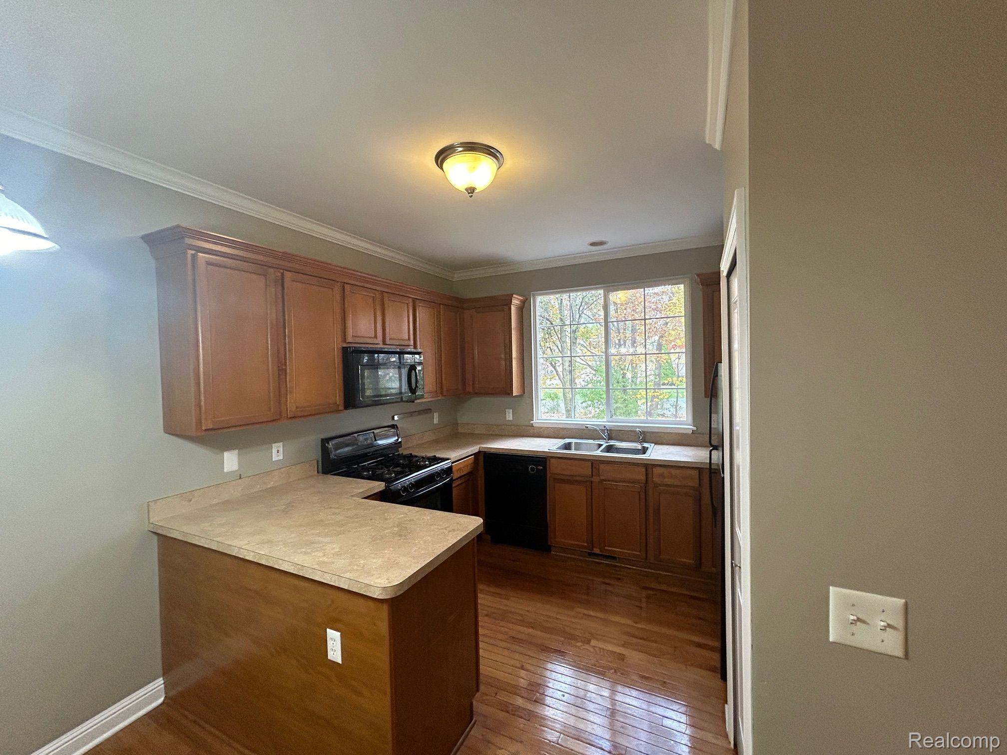 41484 Glade Road Canton, MI 48187 - Photo 9 of 35