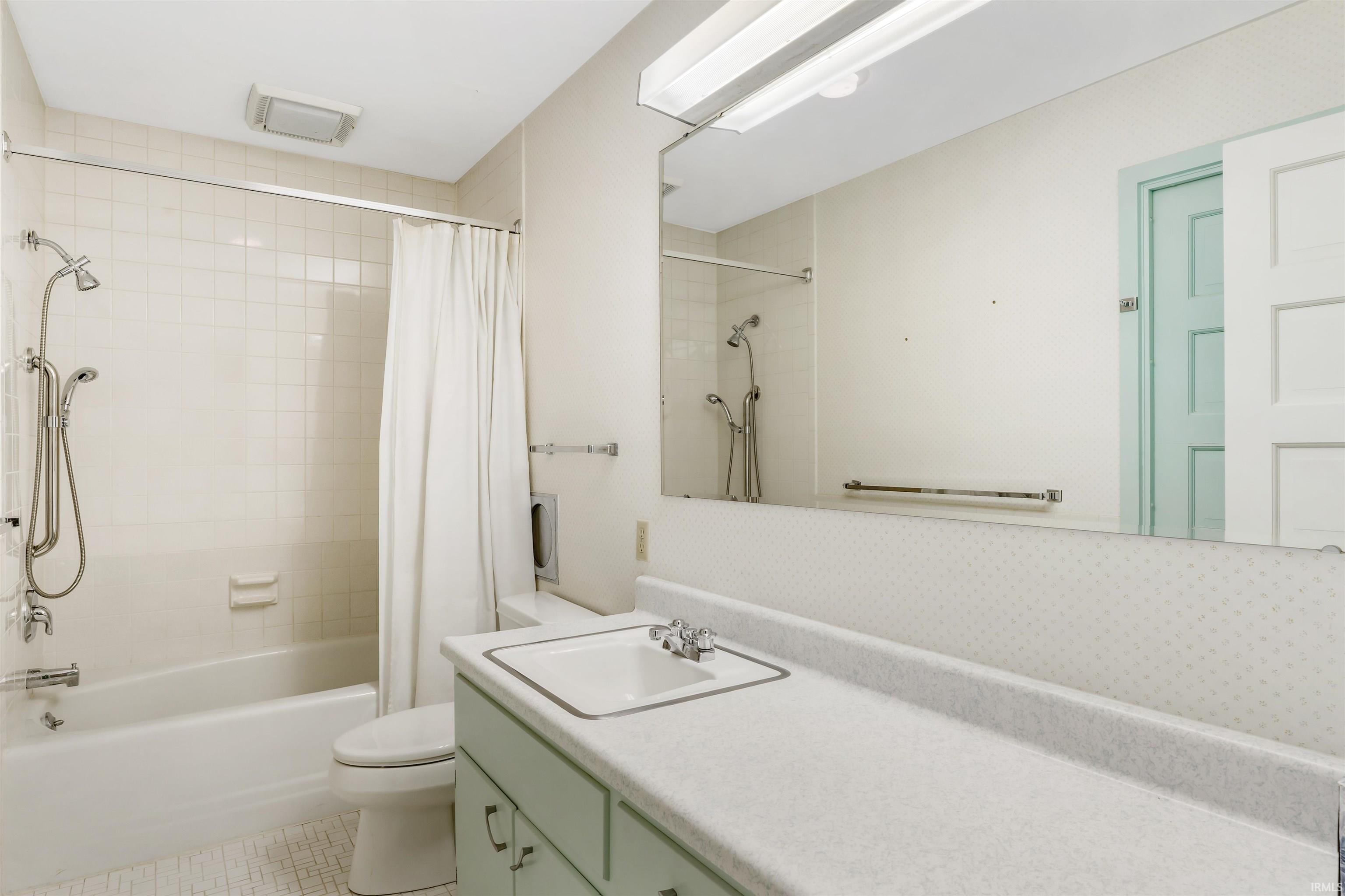 5035 Chaucer Road Fort Wayne, IN 46835 - Photo 23 of 36 Gallery Image 23