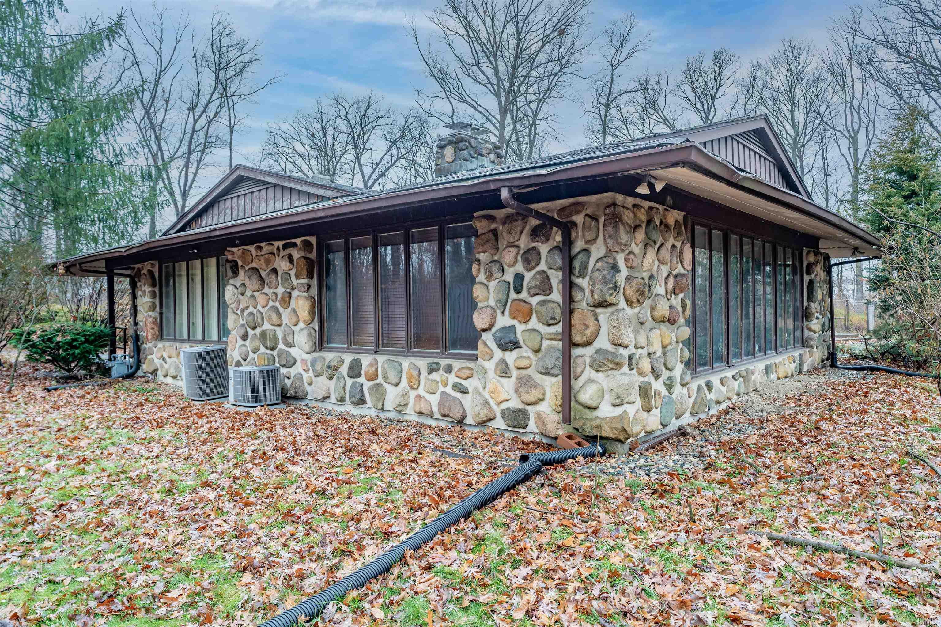 5035 Chaucer Road Fort Wayne, IN 46835 - Photo 8 of 36 Gallery Image 8