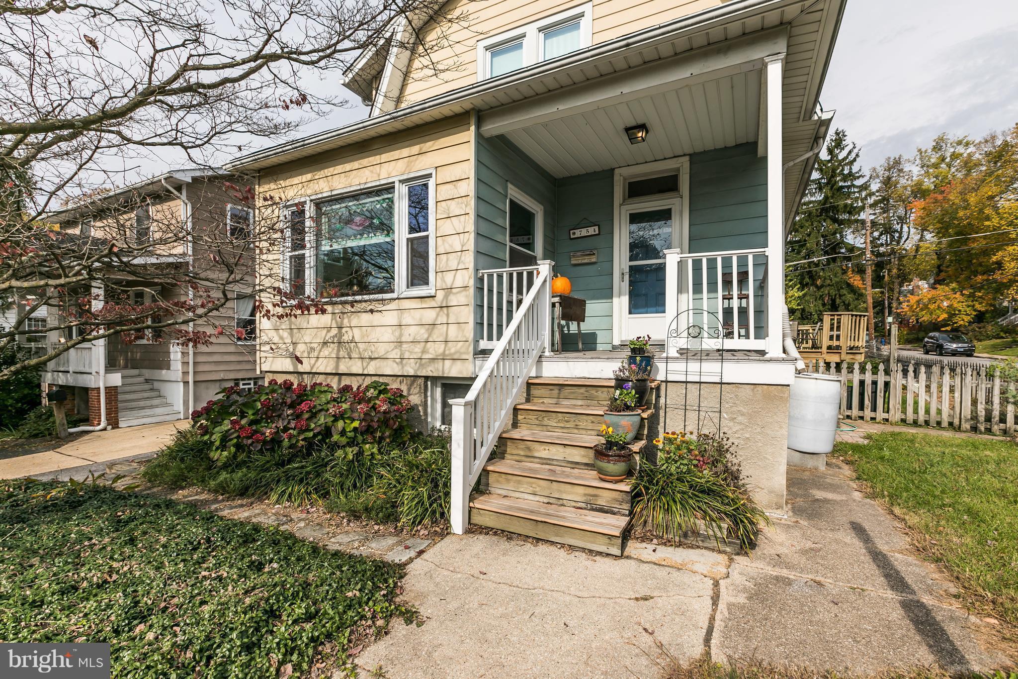 754 Overbrook Road Baltimore, MD 21212 - Photo 2 of 27 Come on in!
