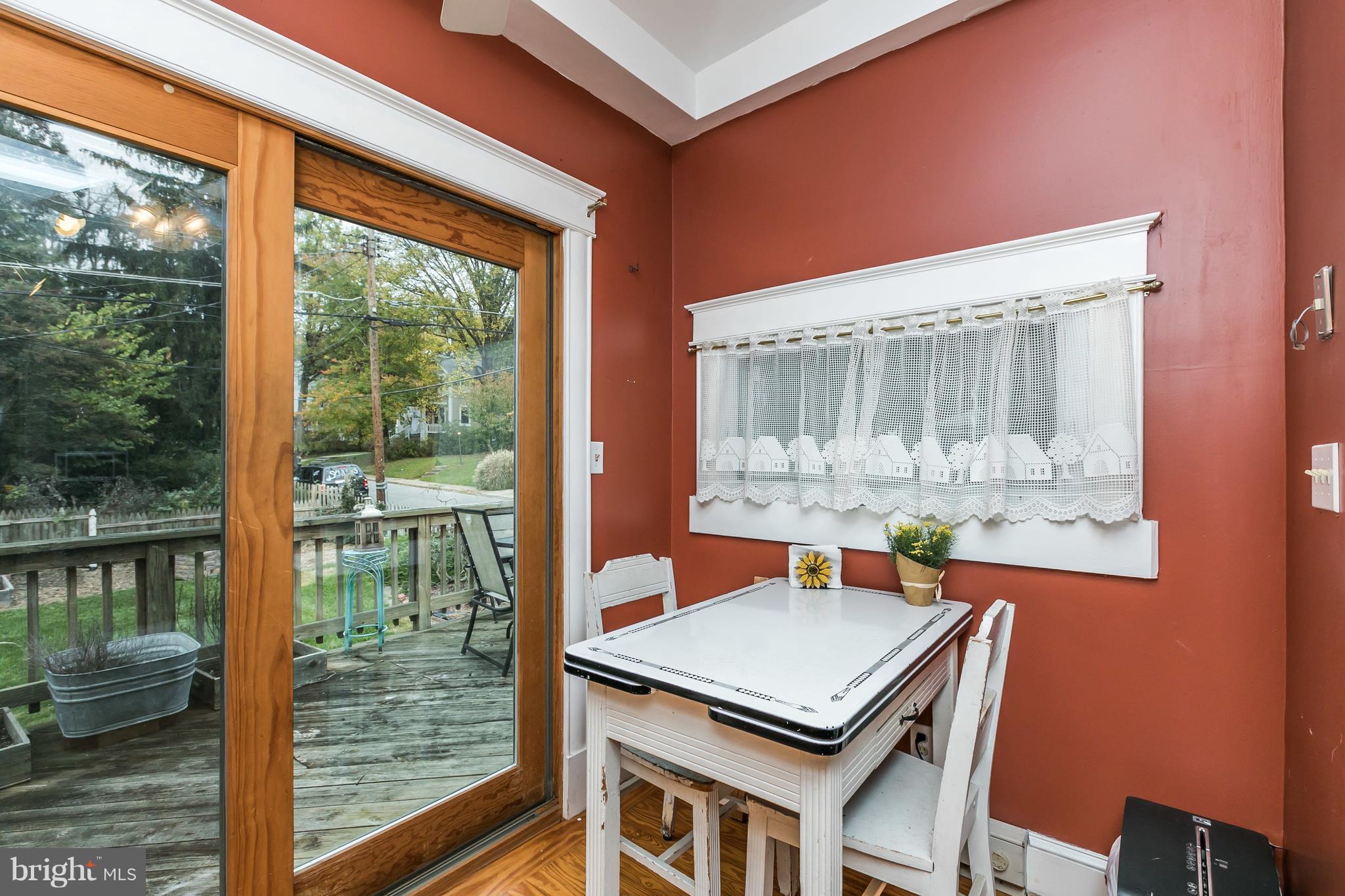 754 Overbrook Road Baltimore, MD 21212 - Photo 13 of 27 Enjoy coffee in your charming breakfast nook
