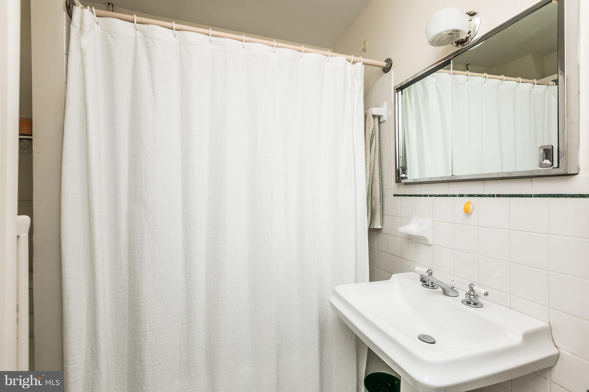 754 Overbrook Road Baltimore, MD 21212 - Photo 19 of 27 Bath