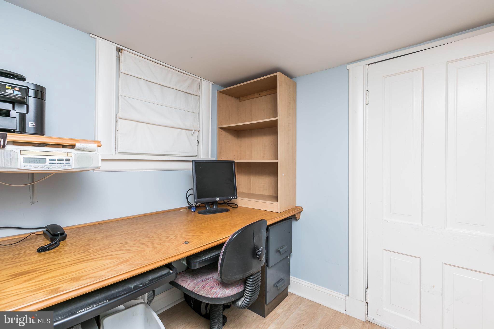754 Overbrook Road Baltimore, MD 21212 - Photo 22 of 27 Home office already built in