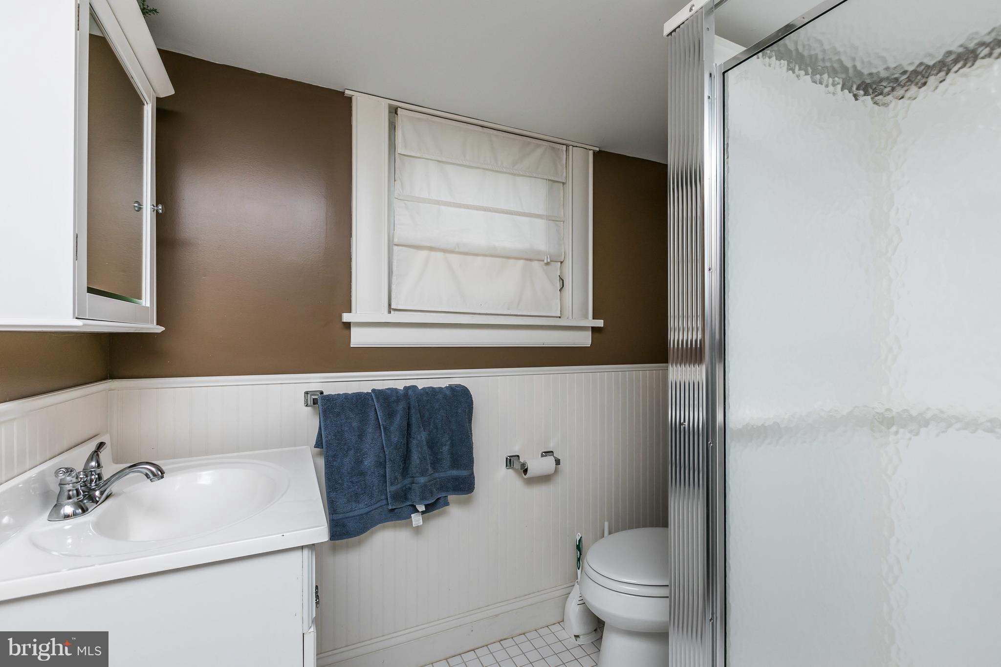 754 Overbrook Road Baltimore, MD 21212 - Photo 23 of 27 Lower level full bathroom
