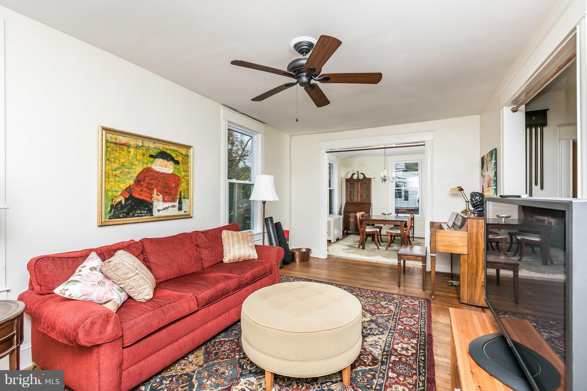 754 Overbrook Road Baltimore, MD 21212 - Photo 7 of 27 Living Room