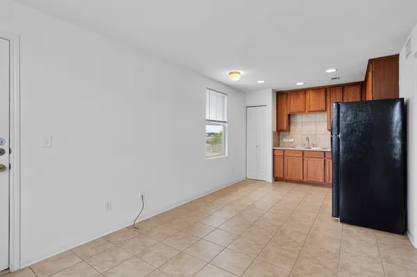 $900 | 1629 Arbor Knot Drive, Unit CASITA, Kyle, TX 78640