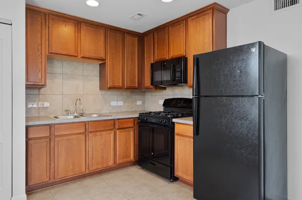 $900 | 1629 Arbor Knot Drive, Unit CASITA, Kyle, TX 78640