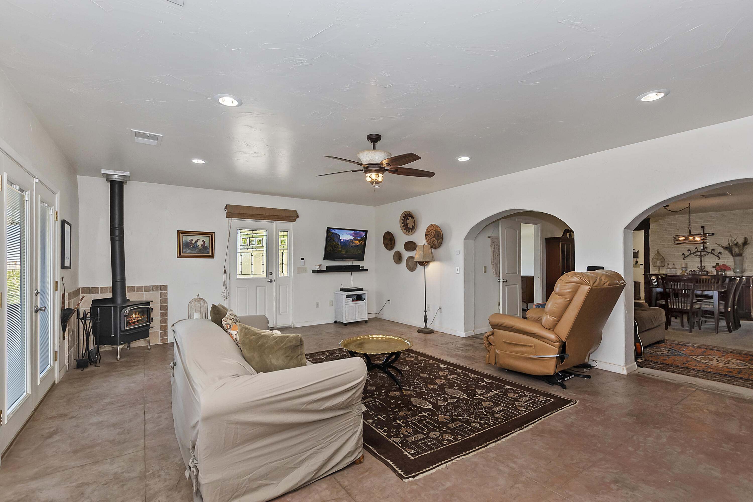 73315 Helms Road Desert Hot Springs, CA 92241 - Photo 9 of 41 a living room with furniture