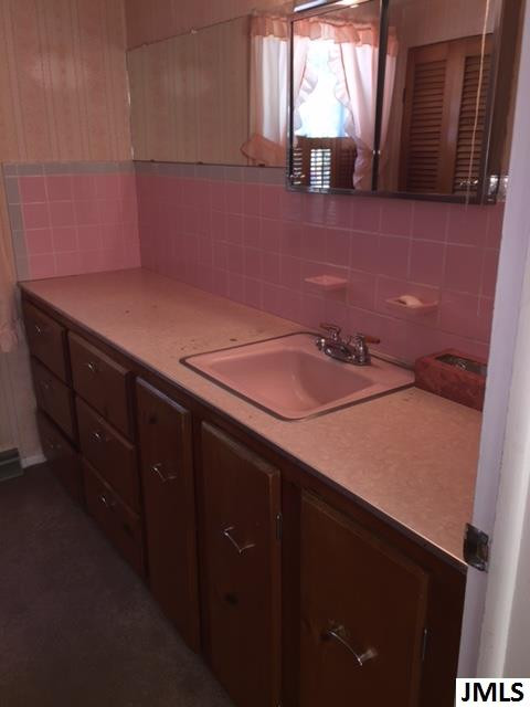 249 Ridgeway Road Jackson, MI 49201 - Photo 10 of 11 Photo 10