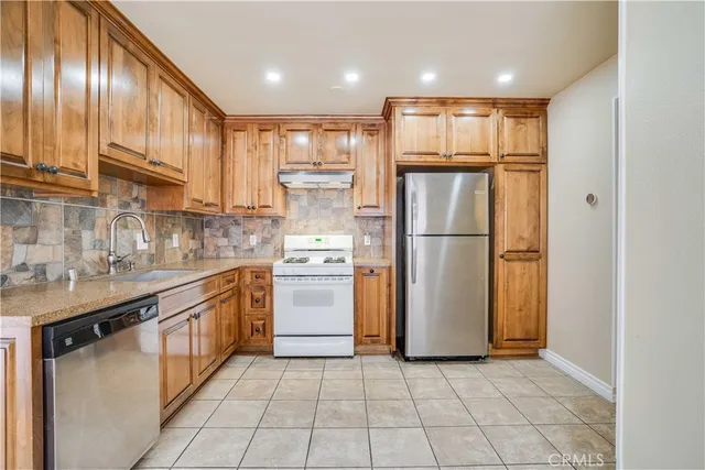 $379,000 | 37940 42nd Street East, Unit 129, Palmdale, CA 93552