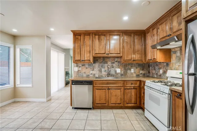 $379,000 | 37940 42nd Street East, Unit 129, Palmdale, CA 93552