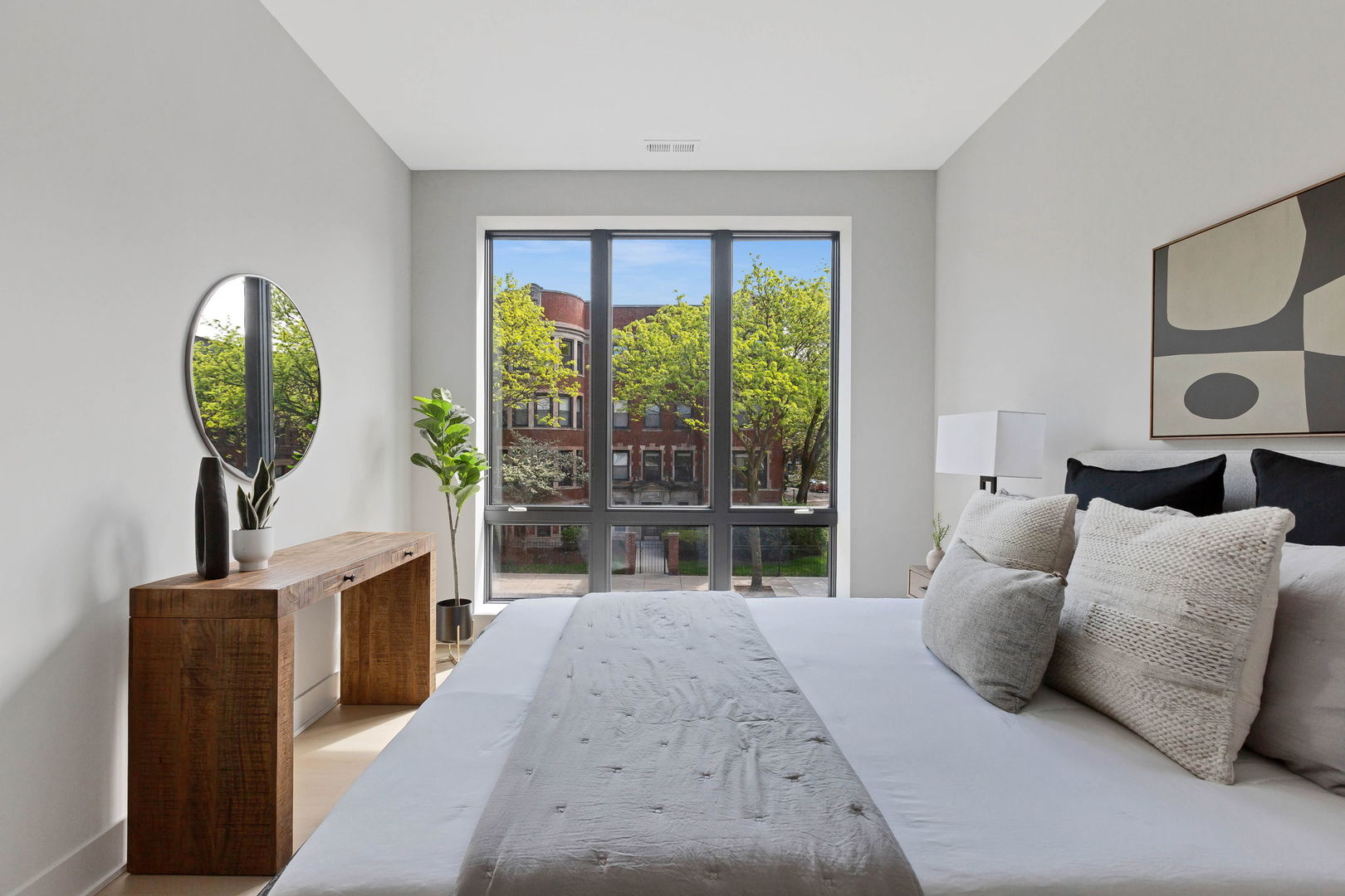 Undisclosed Address Chicago, IL 60613 - Photo 16 of 18