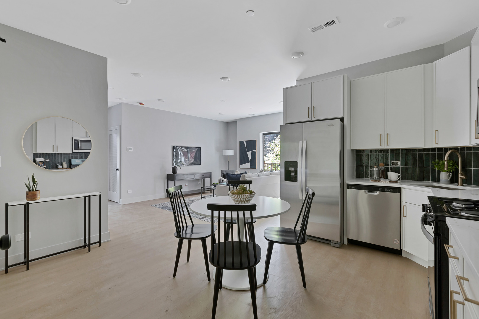 Undisclosed Address Chicago, IL 60613 - Photo 8 of 18