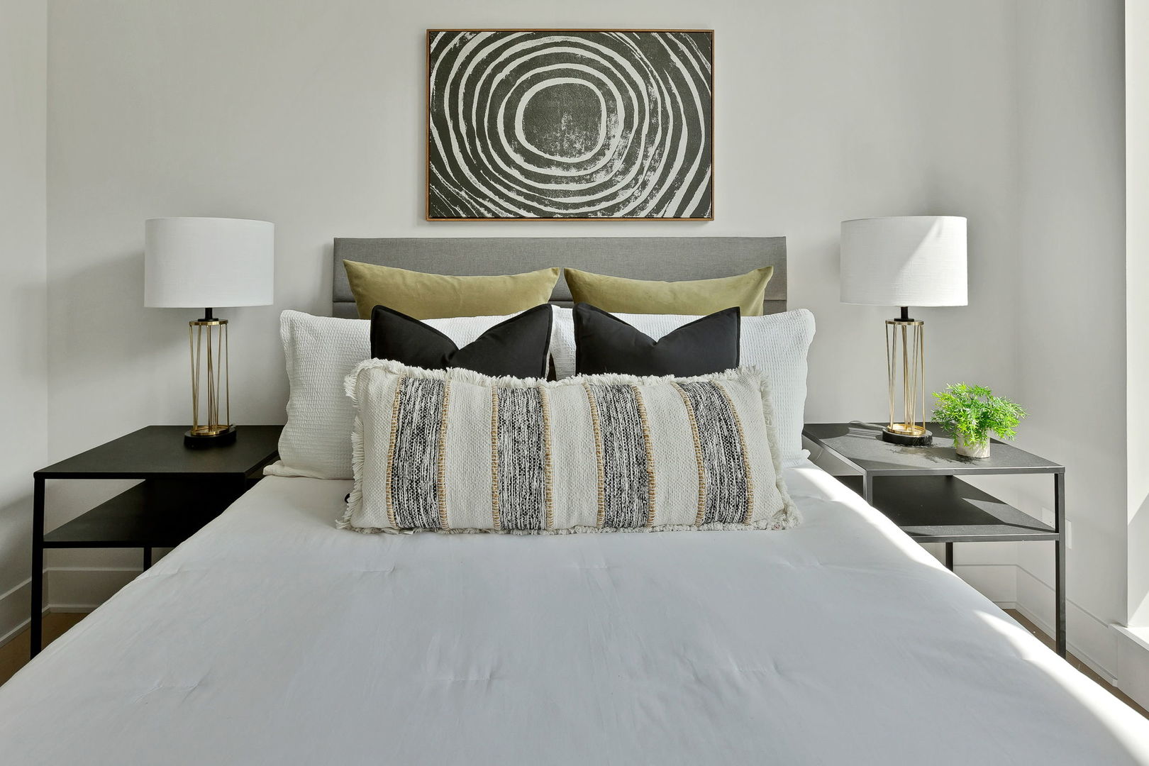 Undisclosed Address Chicago, IL 60613 - Photo 10 of 18