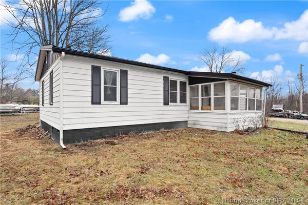 $200,000 | 5084 Little Patoka Road, Taswell, IN 47175