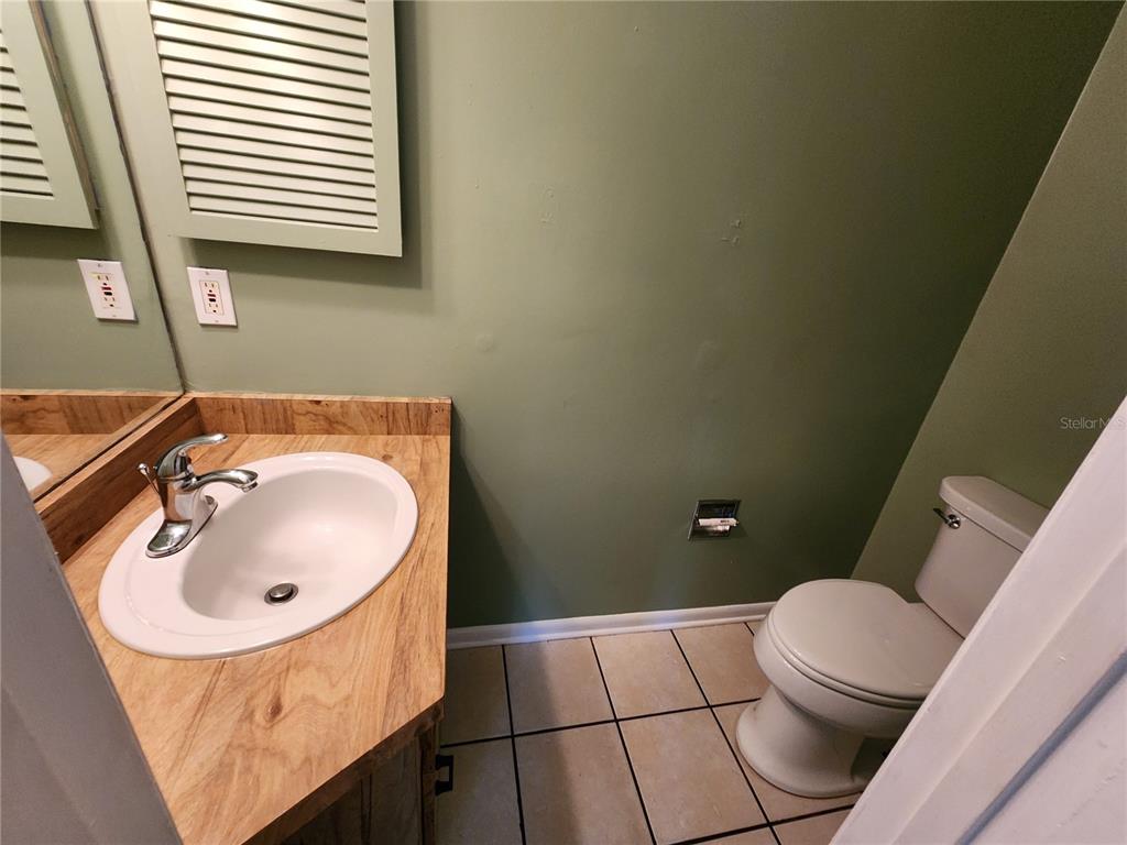 702 Southwest 70th Terrace, Unit A Gainesville, FL 32607 - Photo 4 of 25 Gallery Image 4