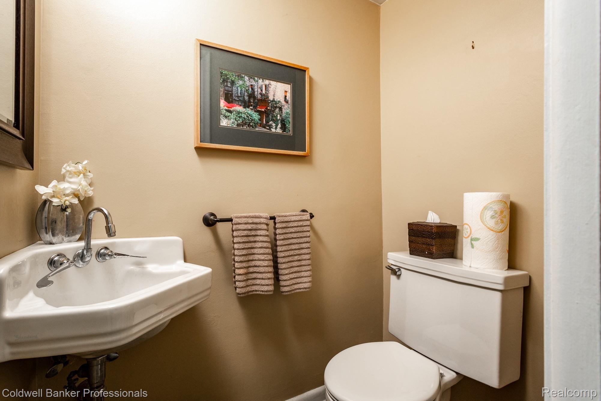 2623 Worcester Road West Bloomfield, MI 48323 - Photo 59 of 68 2623 Worcester S068.jpg