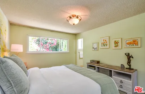 $1,328,000 | 10828 Amigo Avenue, Porter Ranch, CA 91326
