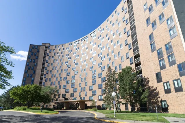 $59,000 | 1181 Edgcumbe Road, Unit 406, St. Paul, MN 55105