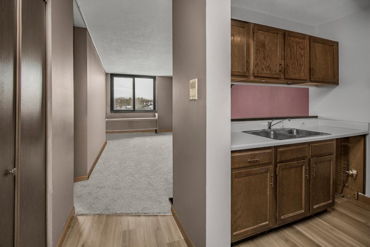 1181 Edgcumbe Road, Unit 406 St. Paul, MN 55105 - Photo 2 of 27