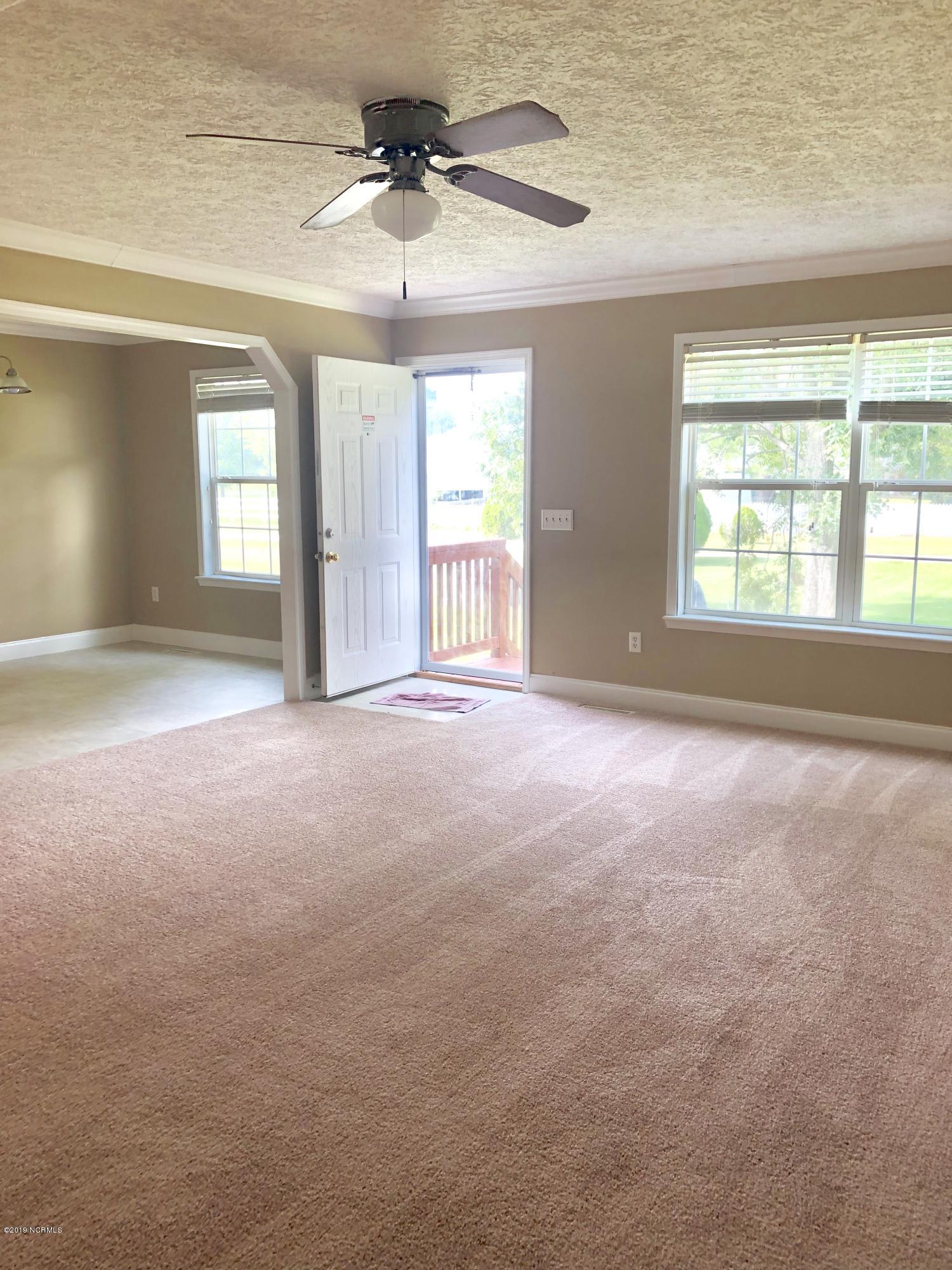 558 Newport Loop Road Newport, NC 28570 - Photo 20 of 31 LR