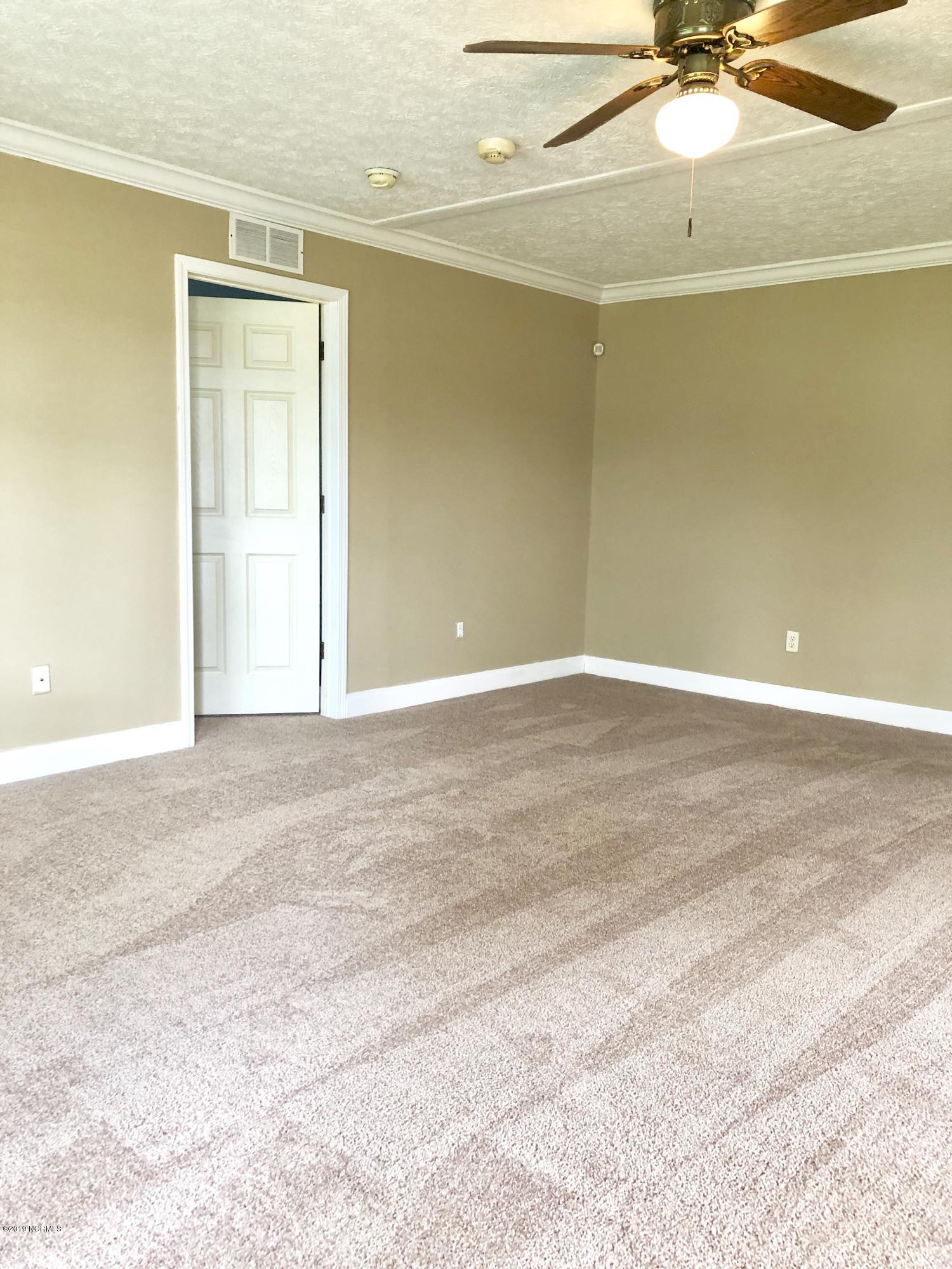 558 Newport Loop Road Newport, NC 28570 - Photo 23 of 31 LR1